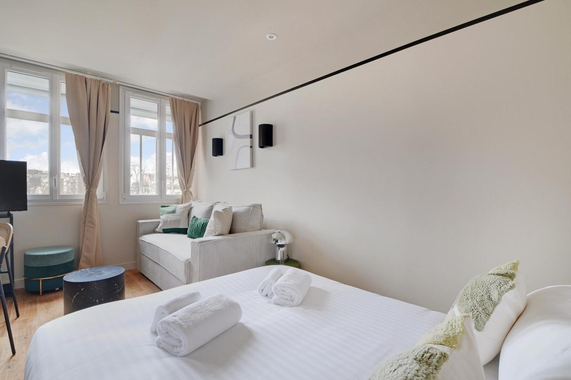 Pick A Flat's In Daumesnil - Avenue Du General Bizot Paris